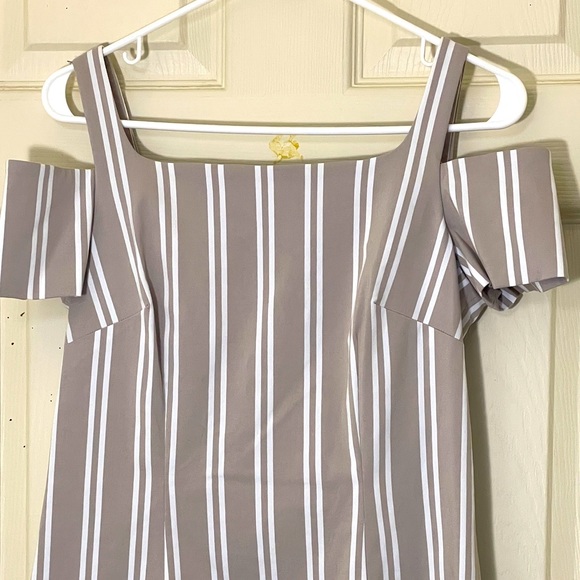 NWOT Calvin Klein Beige Stripes Cold Shoulder Dress Size 6 - Picture 4 of 6
